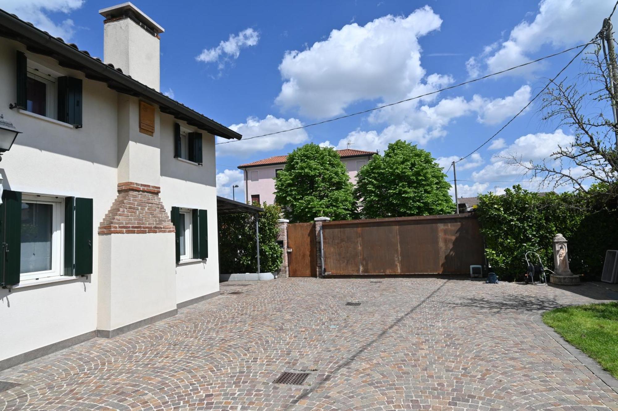 צ'יטדלה Ca Centosa Artistic House Villa Storica Ristrutturata Con Patio E Giardino מראה חיצוני תמונה