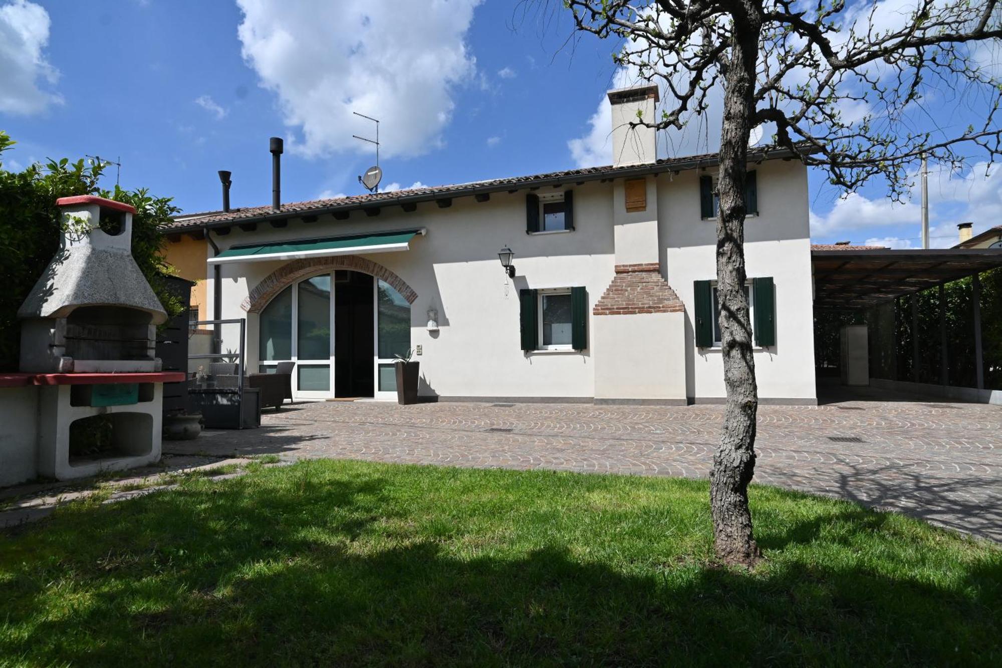 צ'יטדלה Ca Centosa Artistic House Villa Storica Ristrutturata Con Patio E Giardino מראה חיצוני תמונה